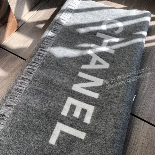 CHANEL專櫃新款女士圍巾 香奈兒尾單經典款羊絨披肩  mmj1596